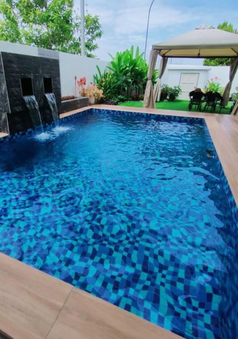 Spring Fields Homestay By Sizma Semenyih Exterior foto