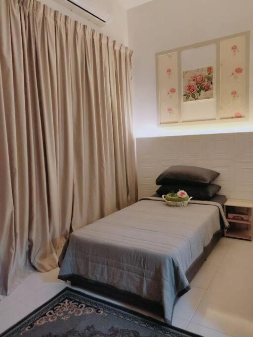 Spring Fields Homestay By Sizma Semenyih Exterior foto