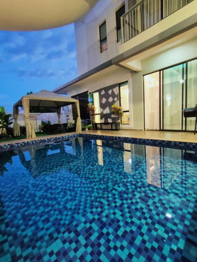 Spring Fields Homestay By Sizma Semenyih Exterior foto
