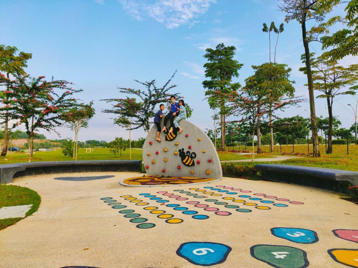 Spring Fields Homestay By Sizma Semenyih Exterior foto